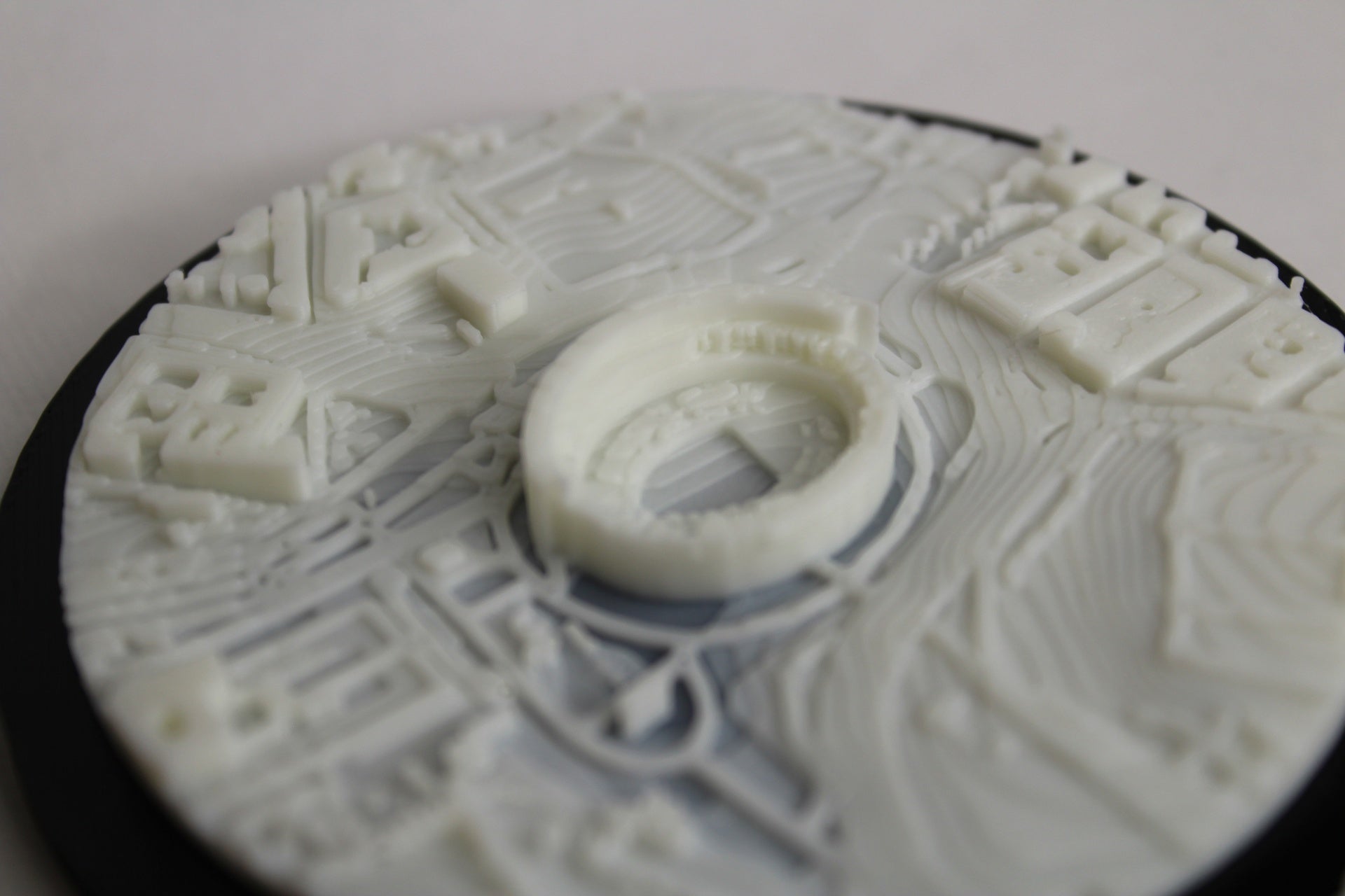 Mappa 3D personalizzata di MyCustomLab su quadro, con gancio incluso, raffigurante un luogo speciale in dettaglio.