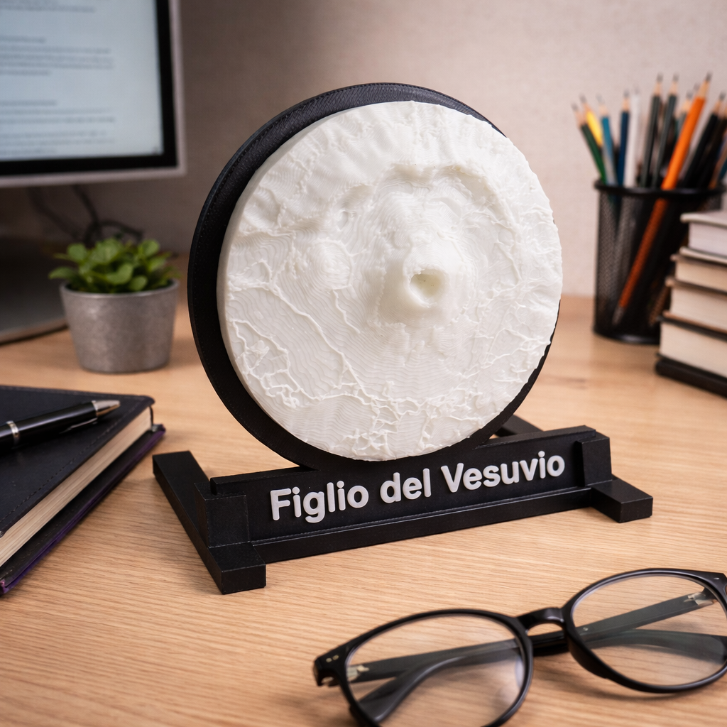 Mappa 3D personalizzata di MyCustomLab, quadro con gancio incluso, raffigura il luogo speciale scelto, dimensione 9x9 cm.